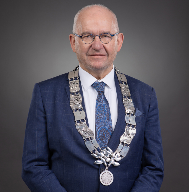 Jan Heijkoop - waarnemend burgemeester Hendrik-Ido-Ambacht