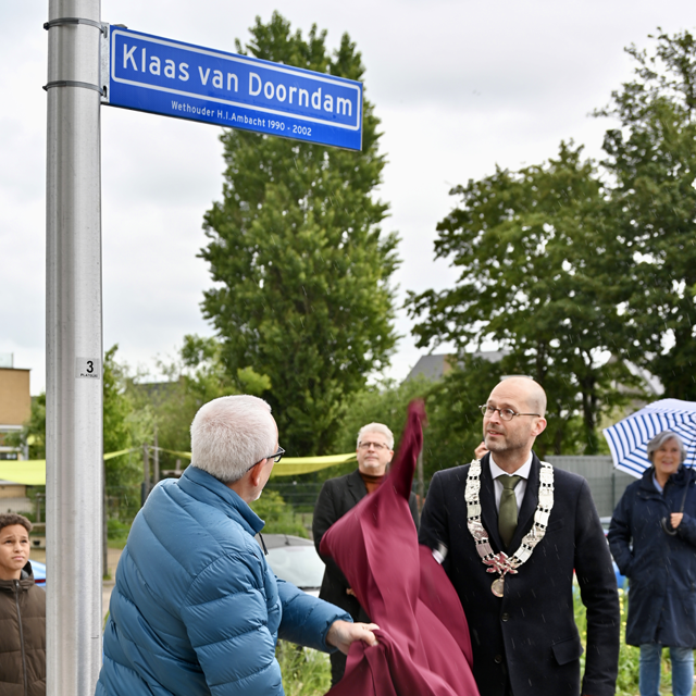 Onthulling straatnaambord Klaas van Doorndam 